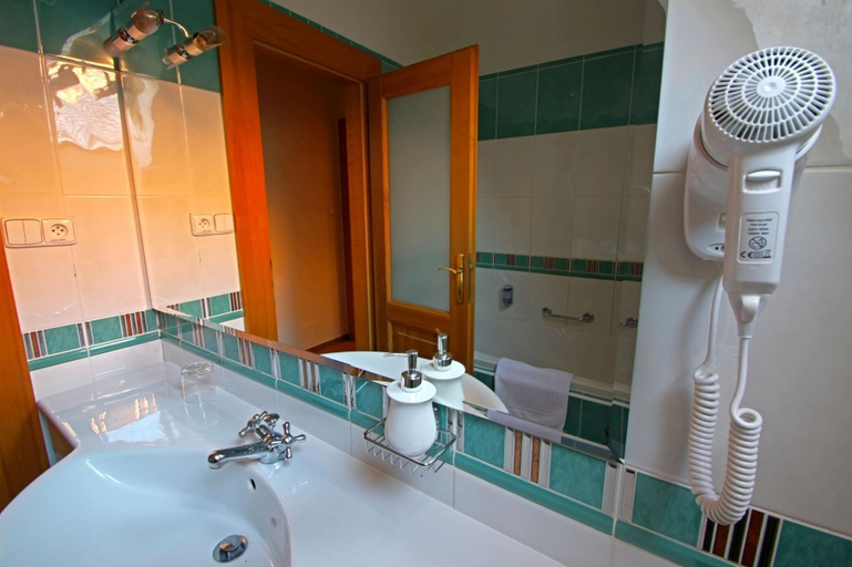 Bathroom 5, Hotel U Leva, Levoca