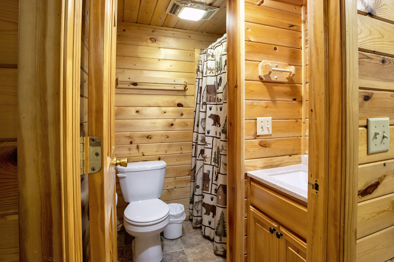 Bathroom 3, Big River Escape Riverside Cabins, Buffalo