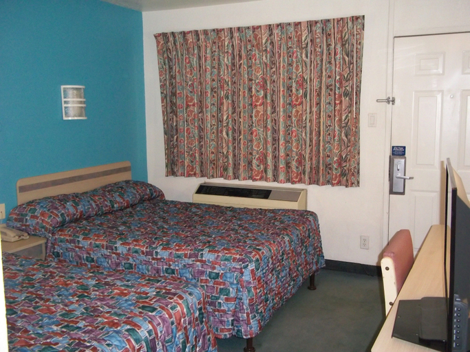 Bedroom 2, Skyline Inn, Faulkner