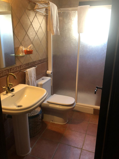 Bathroom 5, AparHotel Casa Arnal, Huesca