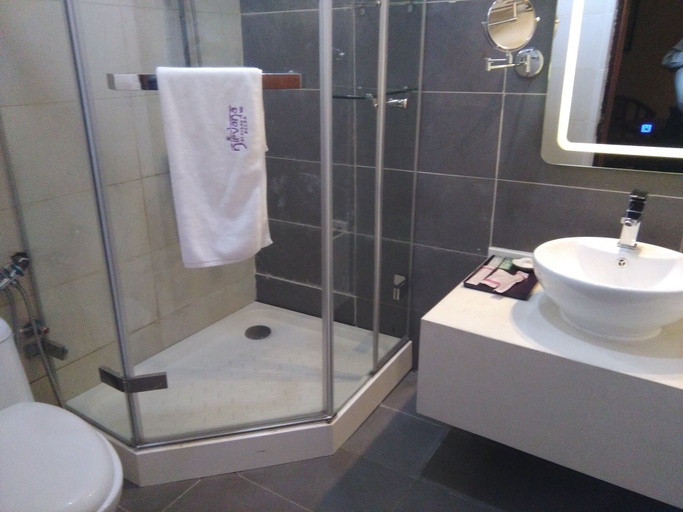 Bathroom 4, Nirvana Inn, Accra