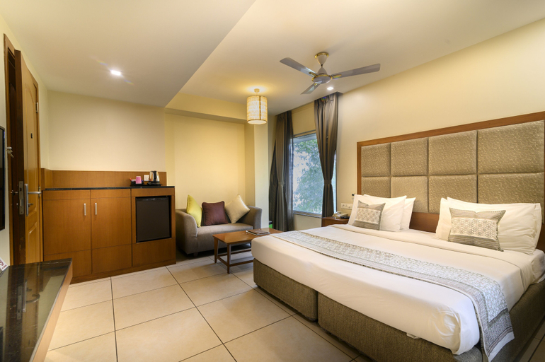 Bedroom 3, Budget Inn Bellevue, Surat