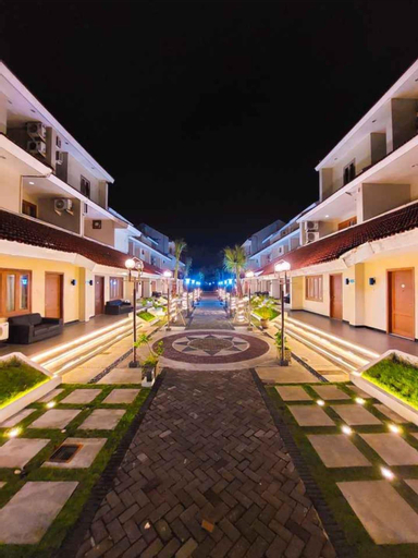 Exterior & Views 23