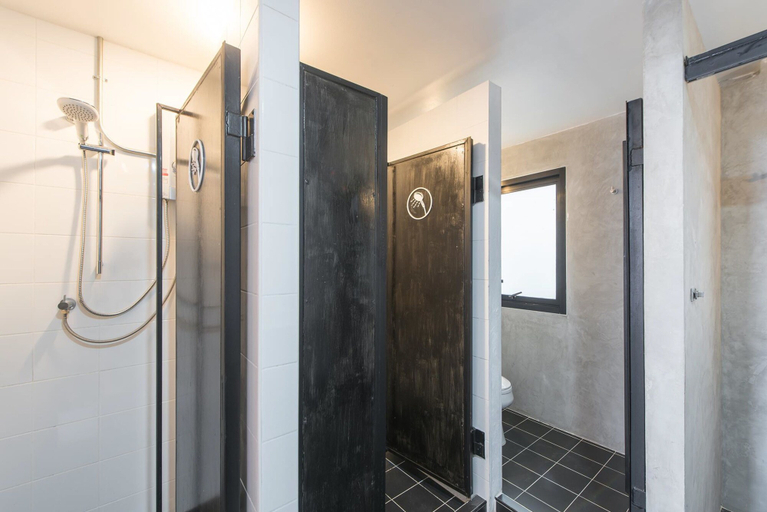 Bathroom 3, Haus Hostel, Muang Chiang Mai