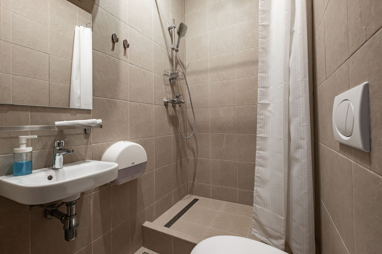 Bathroom 3, Diva, Sankt-Peterburg gorsovet
