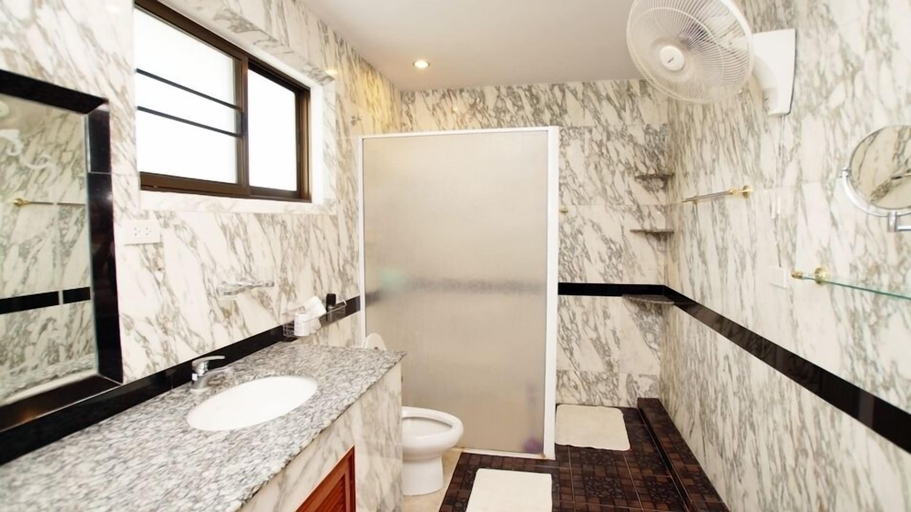 Bathroom 4, Baan Sudrak Pool Villa Hua Hin, Hua Hin