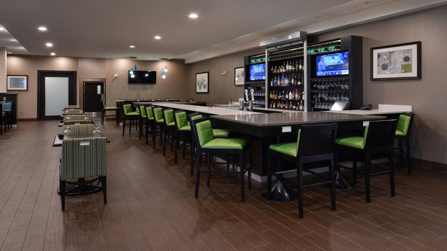 Food & Drinks 2, Holiday Inn & Suites EDMONTON ARPT - CONFERENCE CTR by IHG, Division No. 11
