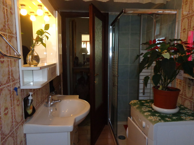 Bathroom 5, Maison De Dora, Pisa