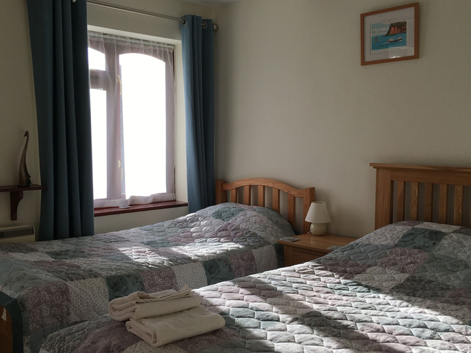 Bedroom 2, Lower Thornton Farm, Devon