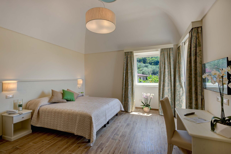 Bedroom 2, Agriturismo La Peppina, Napoli