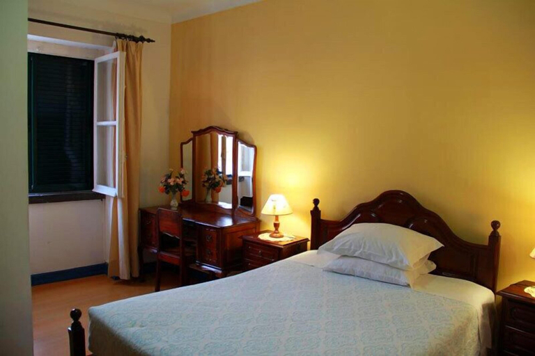 Bedroom 4, Pensão Astória, Funchal