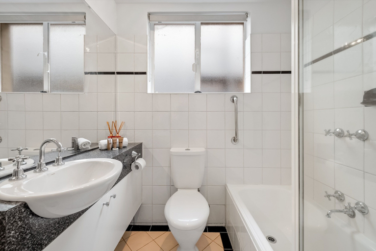 Bathroom, StayCentral - Brunswick Vibe Parkville, Melbourne