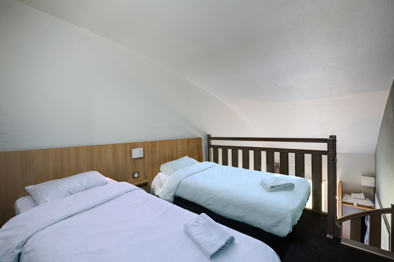 Bedroom 3, B&B HOTEL Beauvais, Oise