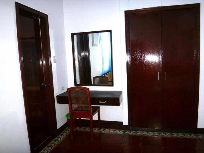 Others 5, Pension Natividad, Manila City