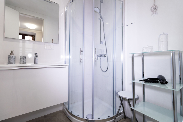 Bathroom 4, Apartments Bella Tara, Piran