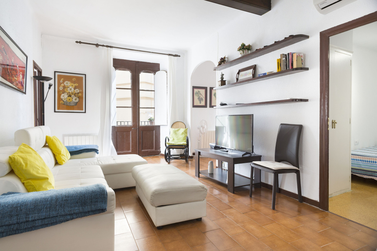 Others 4, Casa Davallada, Barcelona