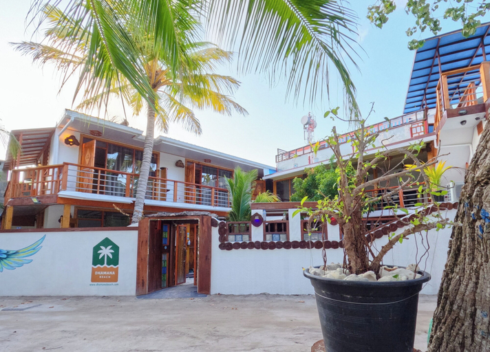 Exterior & Views