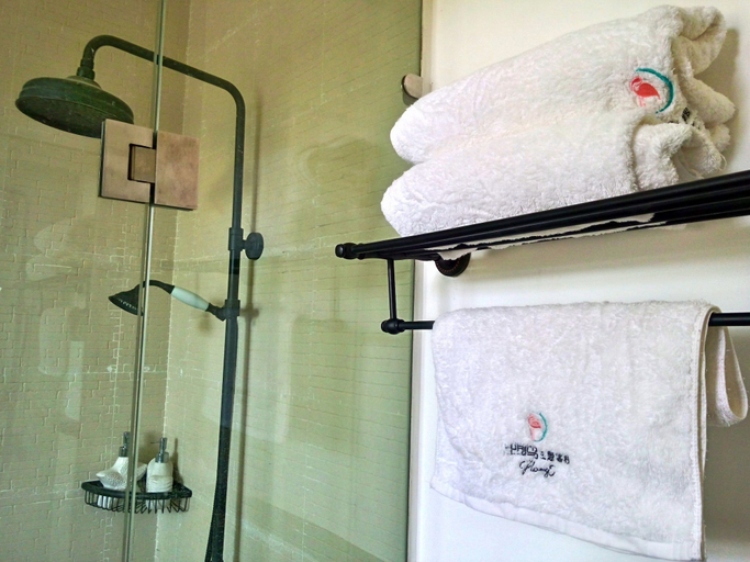 Bathroom 3, Baisha Flamingo Hotel, Lijiang