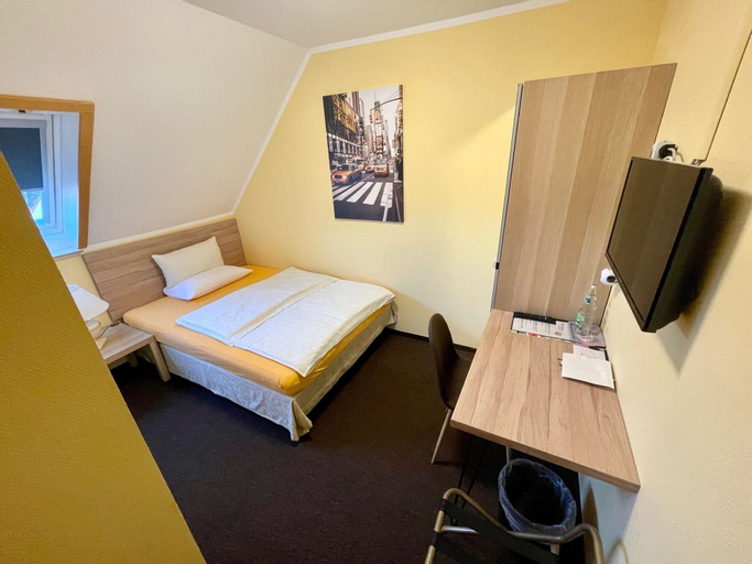 Bedroom 9
