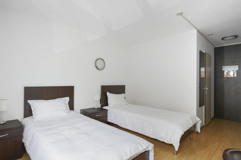 Bedroom 26