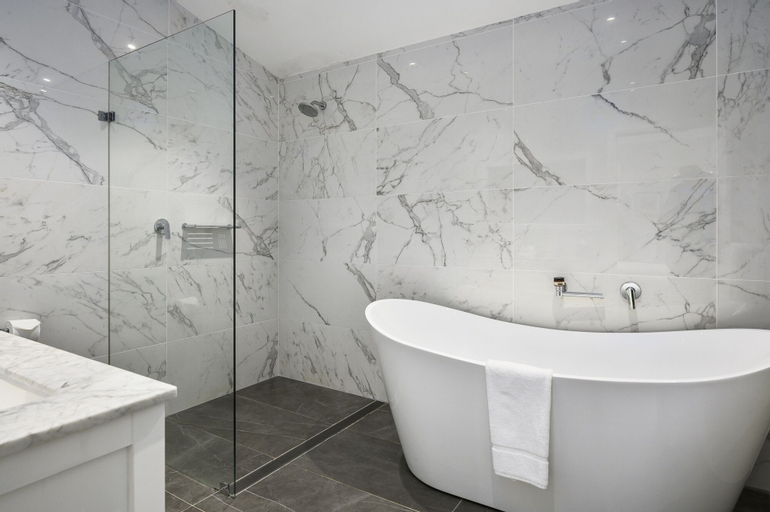 Bathroom 20