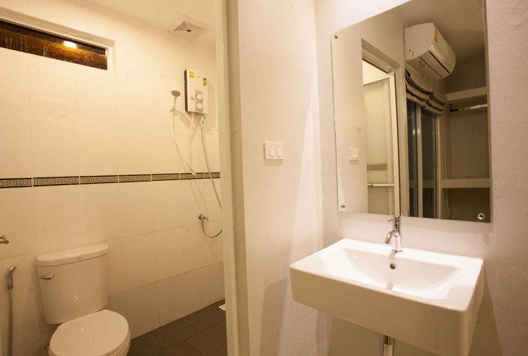 Bathroom 4, Nature Pine Residence, Pulau Phuket
