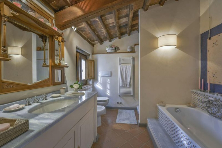 Bathroom 4, Villa Casalguidi, Pistoia