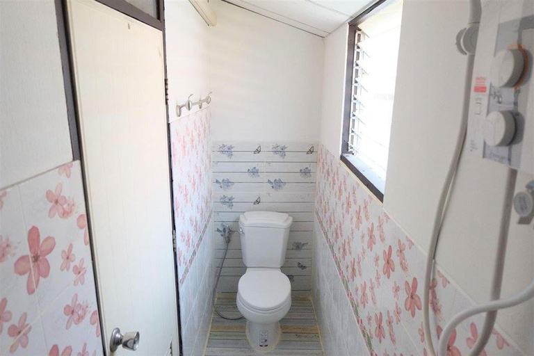 Bathroom 4, Aiyara House, Phra Nakhon Si Ayutthaya