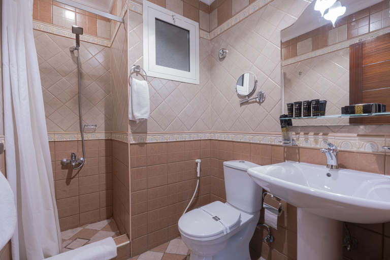 Bathroom 5, Platinum Seventy Serviced Apartments, Jeddah