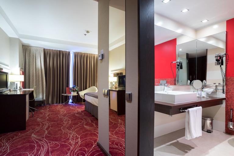 Bathroom 4, Ramada by Wyndham Sibiu, Sibiu