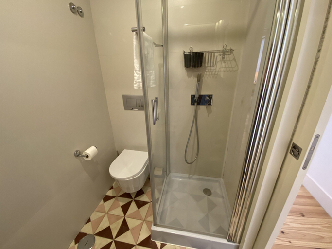 Bathroom 5, Bica Chiado Self-Catering Apartment, Lisbon