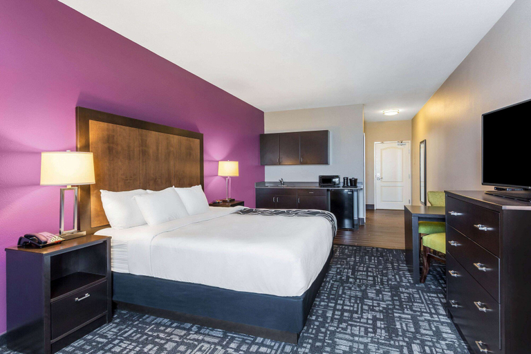 Bedroom 3, La Quinta Inn & Suites by Wyndham Monahans, Ward