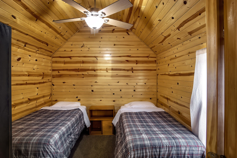 Bedroom 2, Big River Escape Riverside Cabins, Buffalo