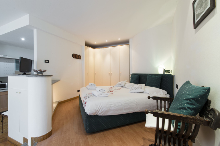 Bedroom 2, At Home Heart of Milan - Duomo Apartment, Milano
