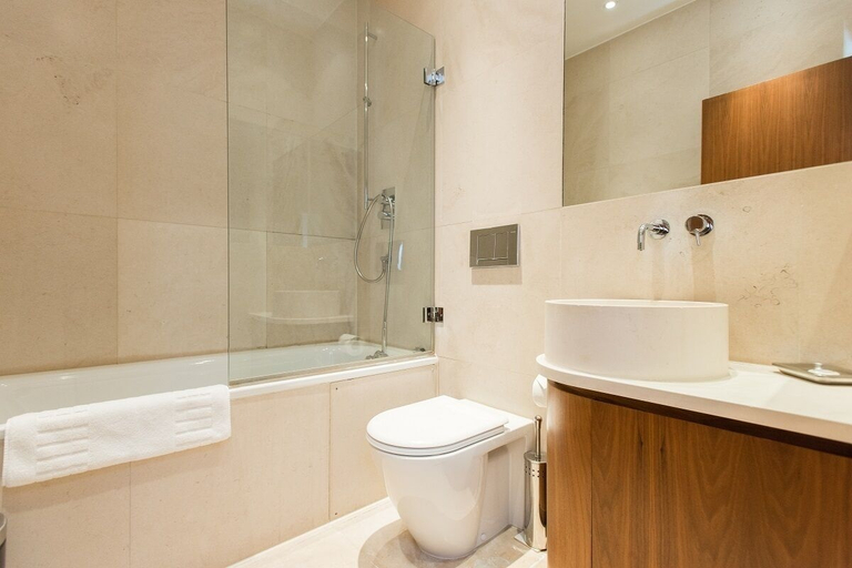 Bathroom 4, Presidential Apartments - Kensington, London