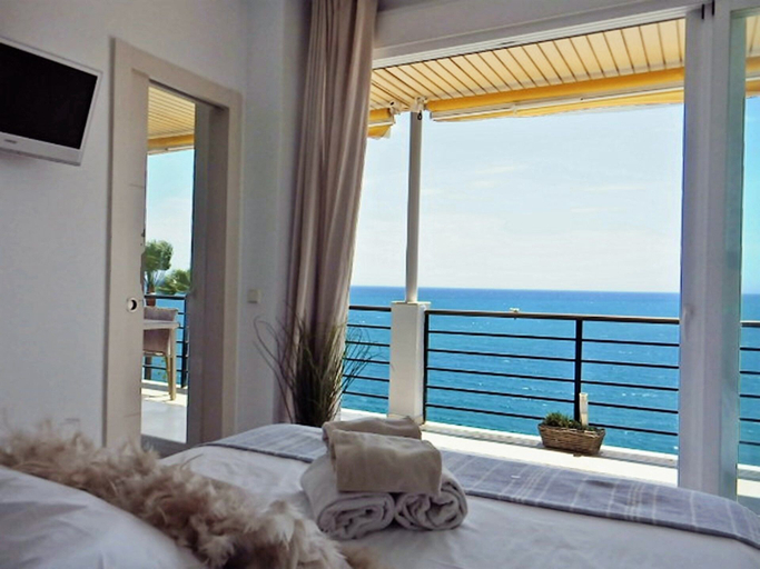 Bedroom 3, Waterfront Santa Clara Apartments, Málaga