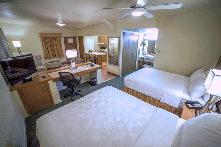 Bedroom 3, Holiday Inn & Suites CHIHUAHUA EXPO by IHG, Chihuahua