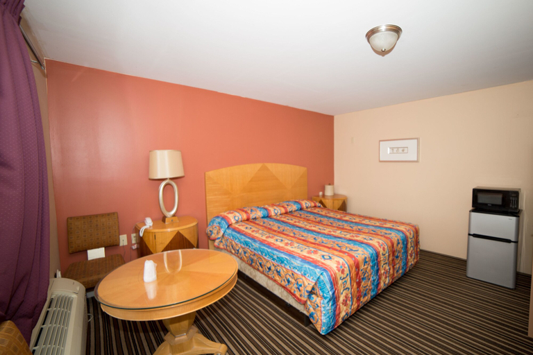 Bedroom 3, Sunset Motel, Atlantic