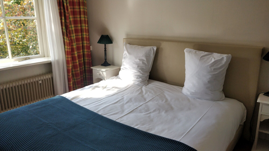 Bedroom 2, De Kastanjehof, Baarn