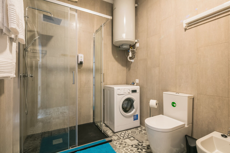 Bathroom 4, Merc Porto Ribeira's Up place, Porto