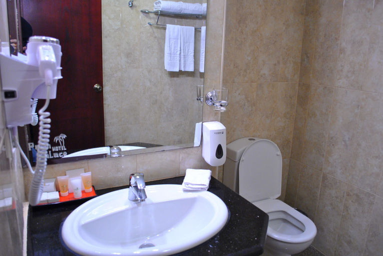 Bathroom 3, Larsa Hotel, Salt