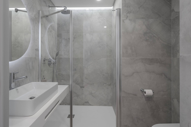 Bathroom 3, Cine Park Residence by An Island Apart, Funchal