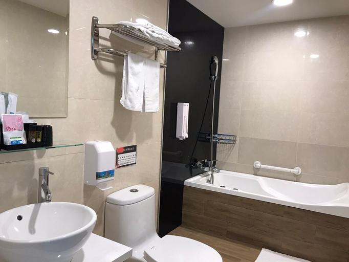 Bathroom 5, Colors Infinity Inn, Taipei City