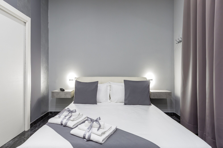 Bedroom 3, Palace Napoli, Napoli