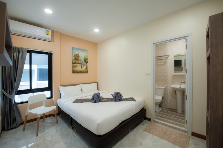 Bedroom 3, The Moon Night Hotel, Phra Nakhon