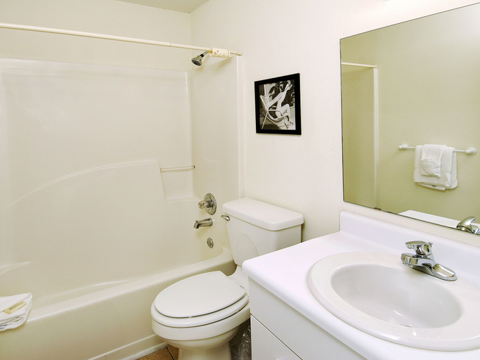 Bathroom, Grand Beach Condominiums by Wyndham Vacation Rentals, Baldwin