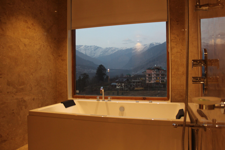 Bathroom 3, Tiaraa Hotels & Resorts - A Luxury Resort Manali, Kullu