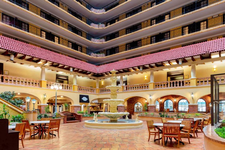 Public Area 2, Embassy Suites by Hilton Kansas City Plaza, Jackson