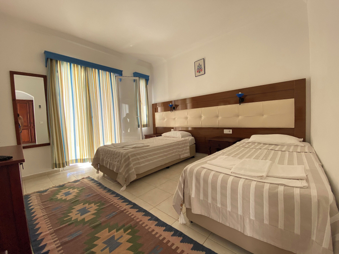 Bedroom 2, Eskiyali Otel, Bodrum