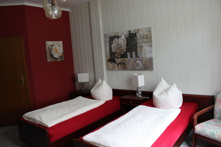 Bedroom 2, Gasthof und Pension Frankenthal, Gera